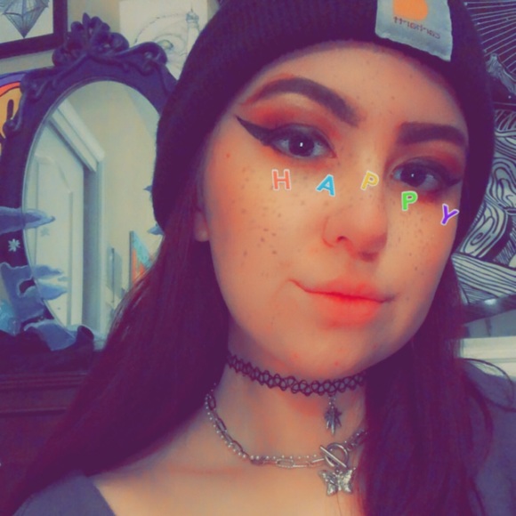 QUEEN OF DISASTER - Picture 3 of 3